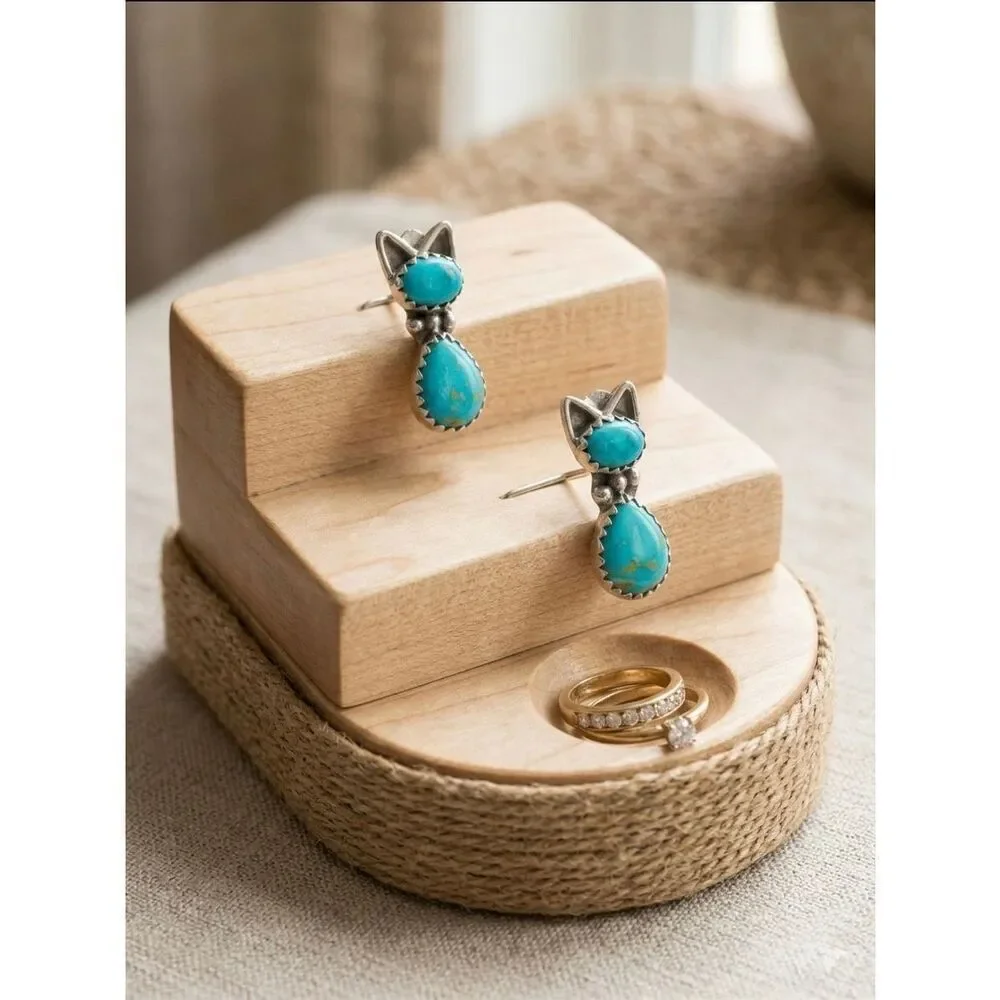 Kingman Turquoise Cat Earrings Cute Southwestern Kitty Sterling Silver Stud